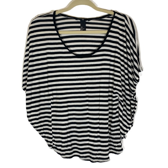 🛍 H&M Black and White Striped Batwing Blouse - Picture 1 of 4